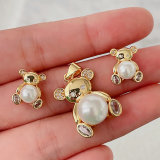 Pearl bear earrings with pendant