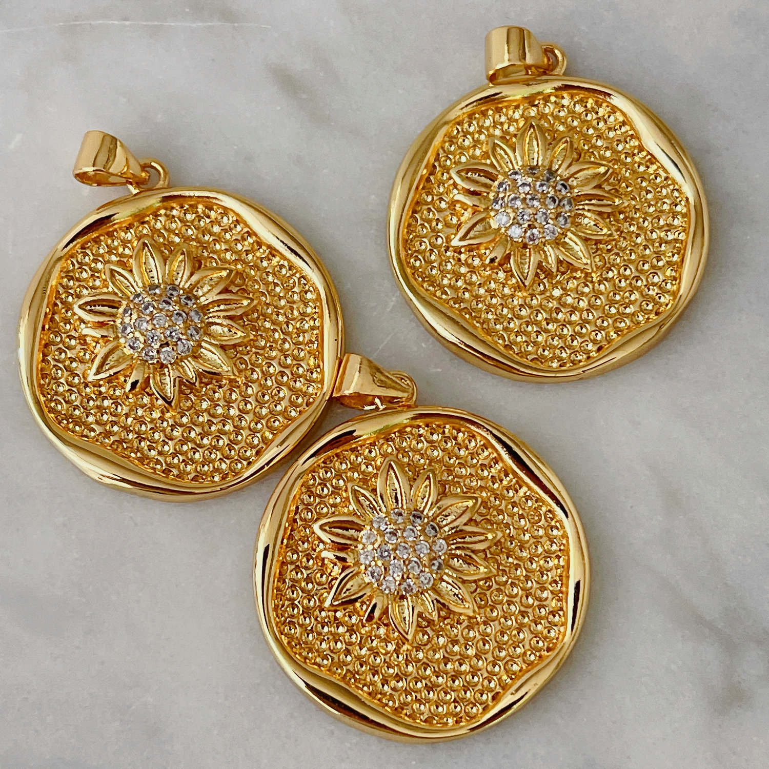 Round sunflower charm