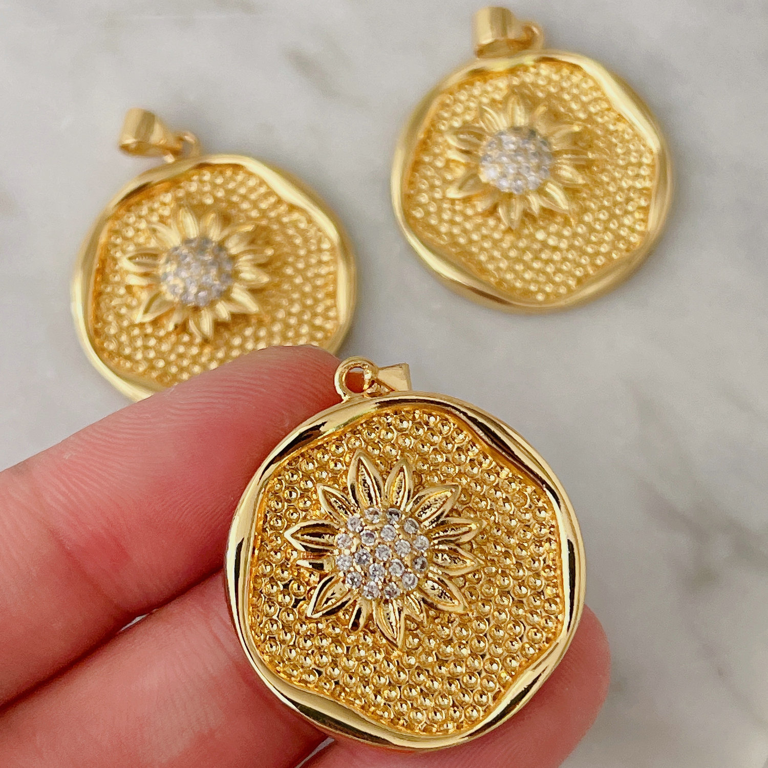Round sunflower charm