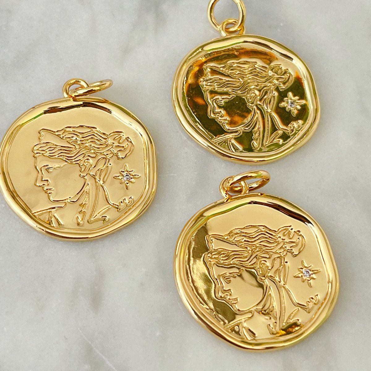 Round charm