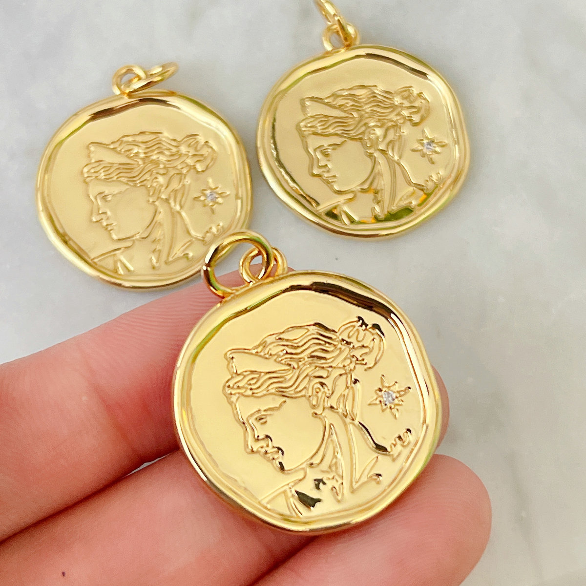 Round charm