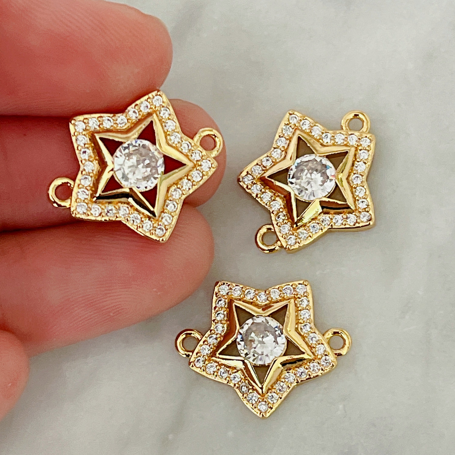 Star connector for bracelet