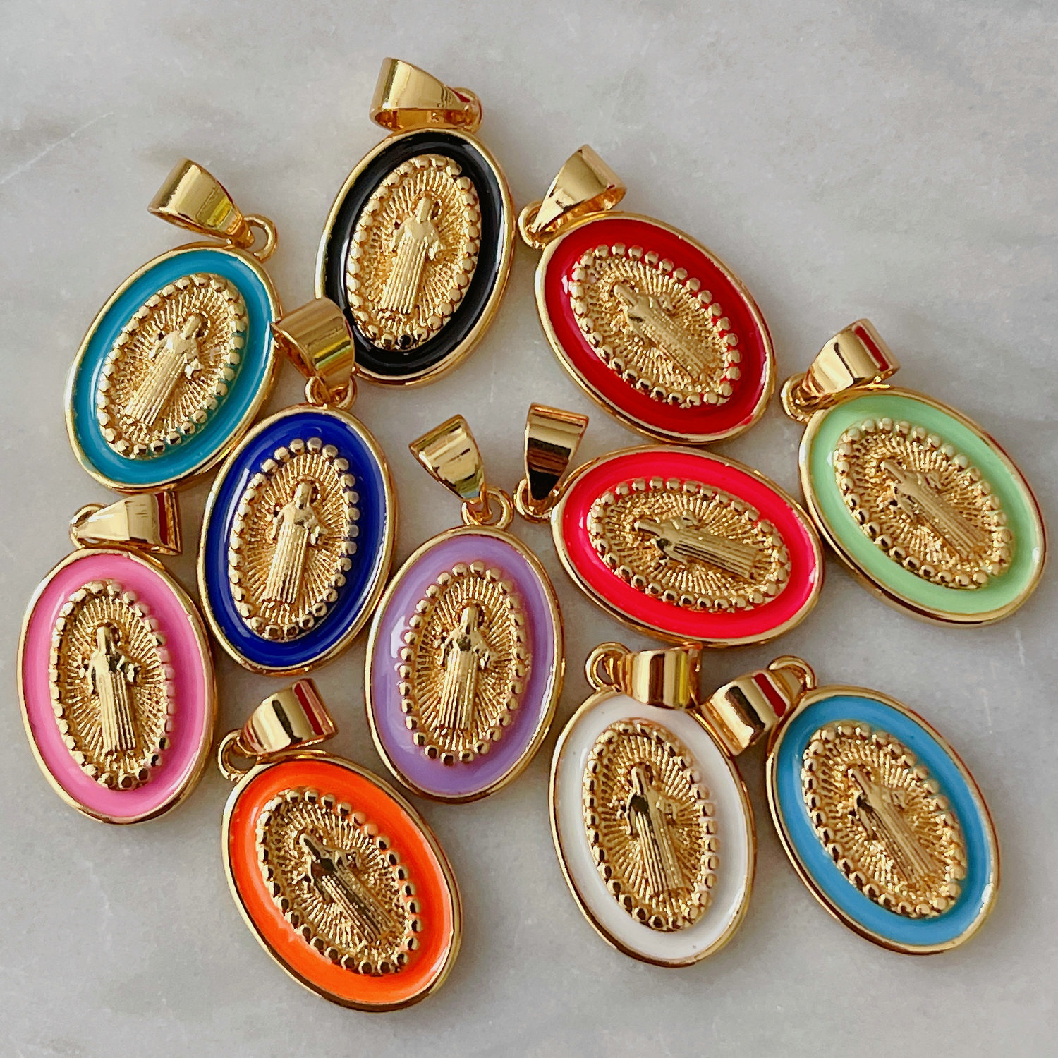 Oval enamel pendant