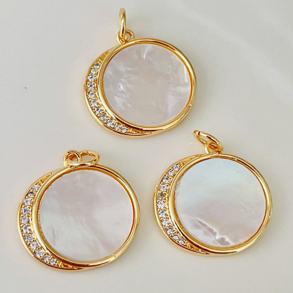Shell round moon charm