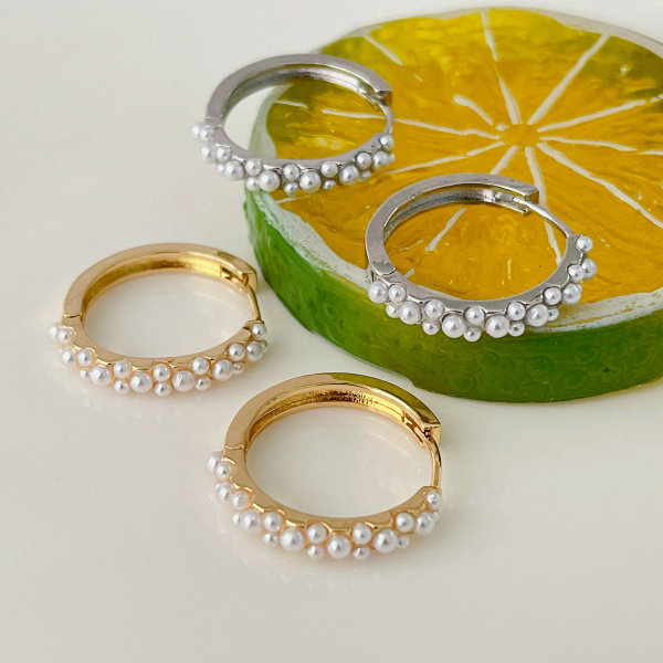 Glass pearl hoop earrings