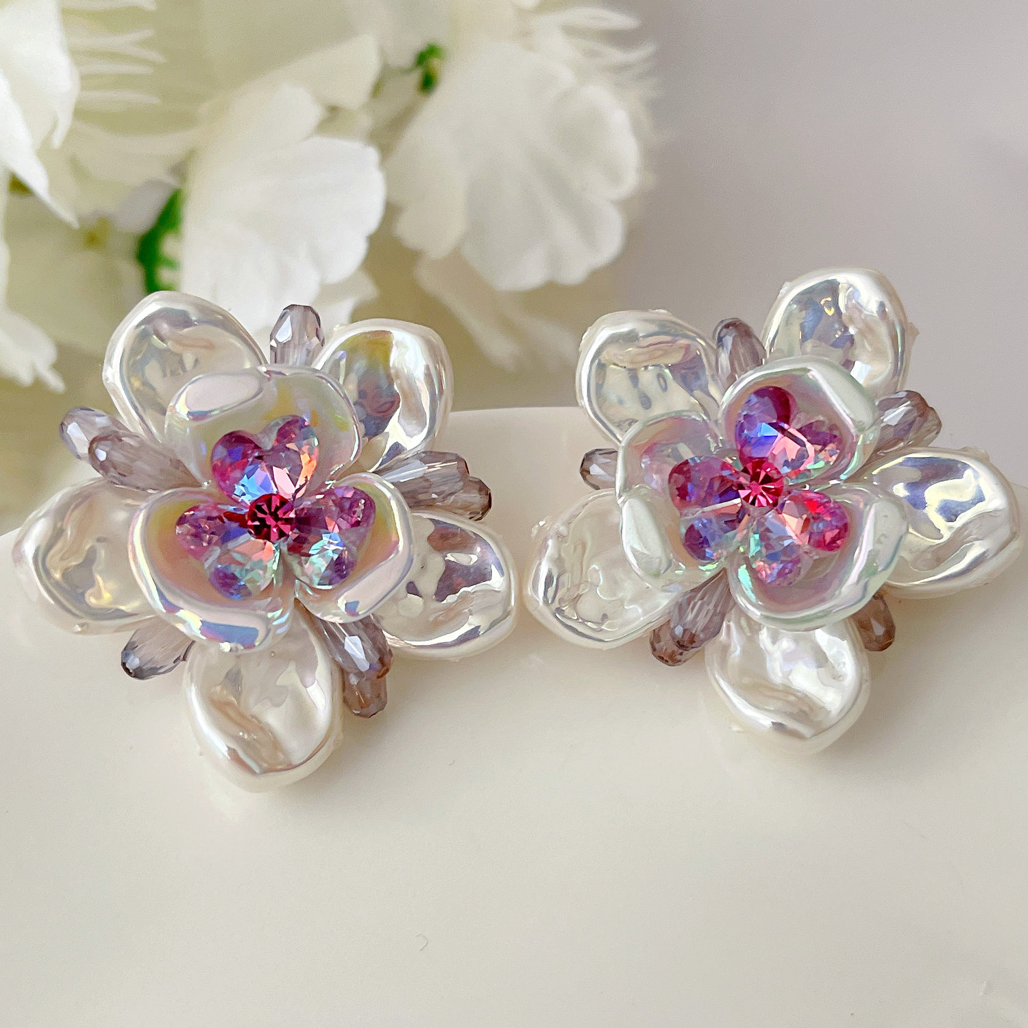 Glass pearl flower earrings