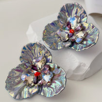 Grey shell flower earrings