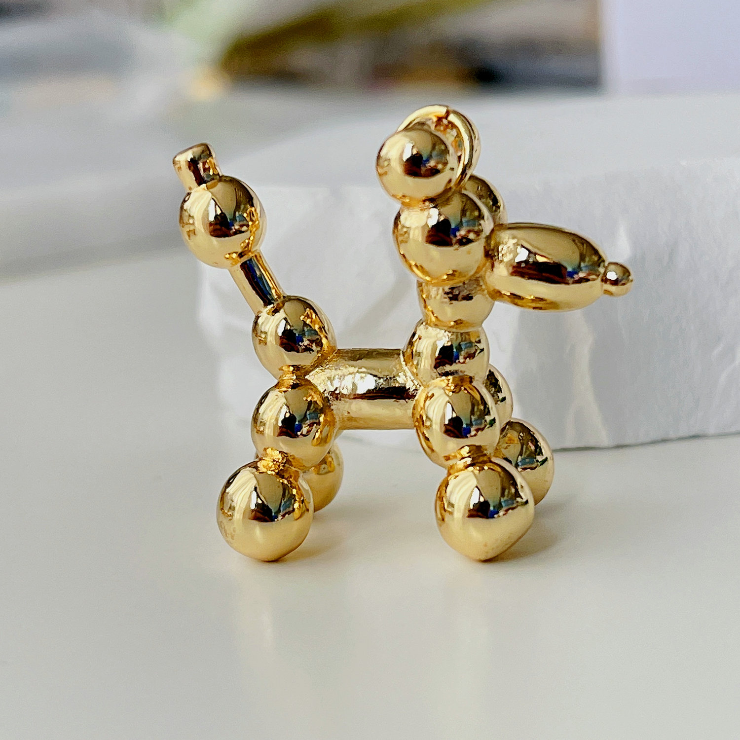 Big spot metal dog
