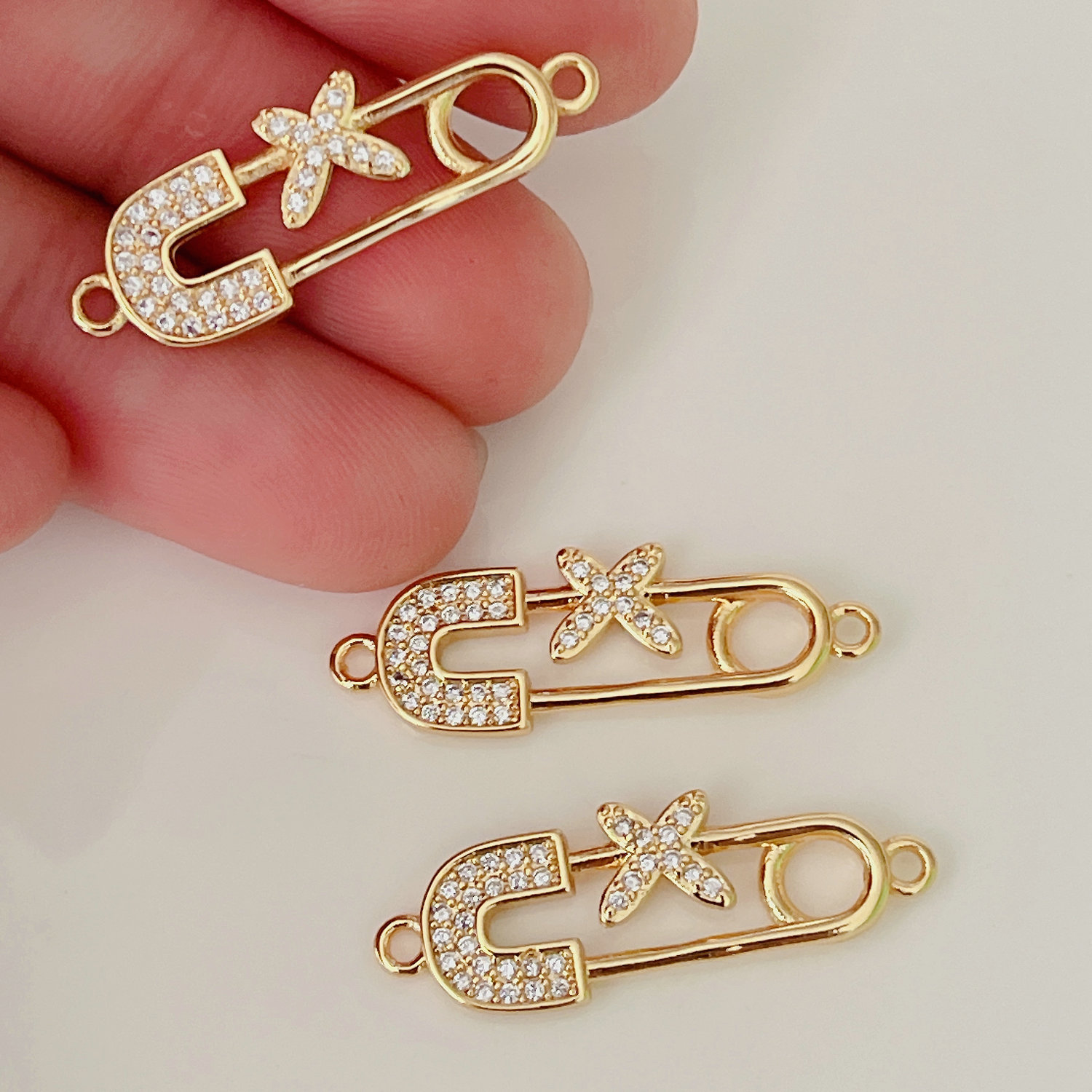 Butterfly connector for bracelet