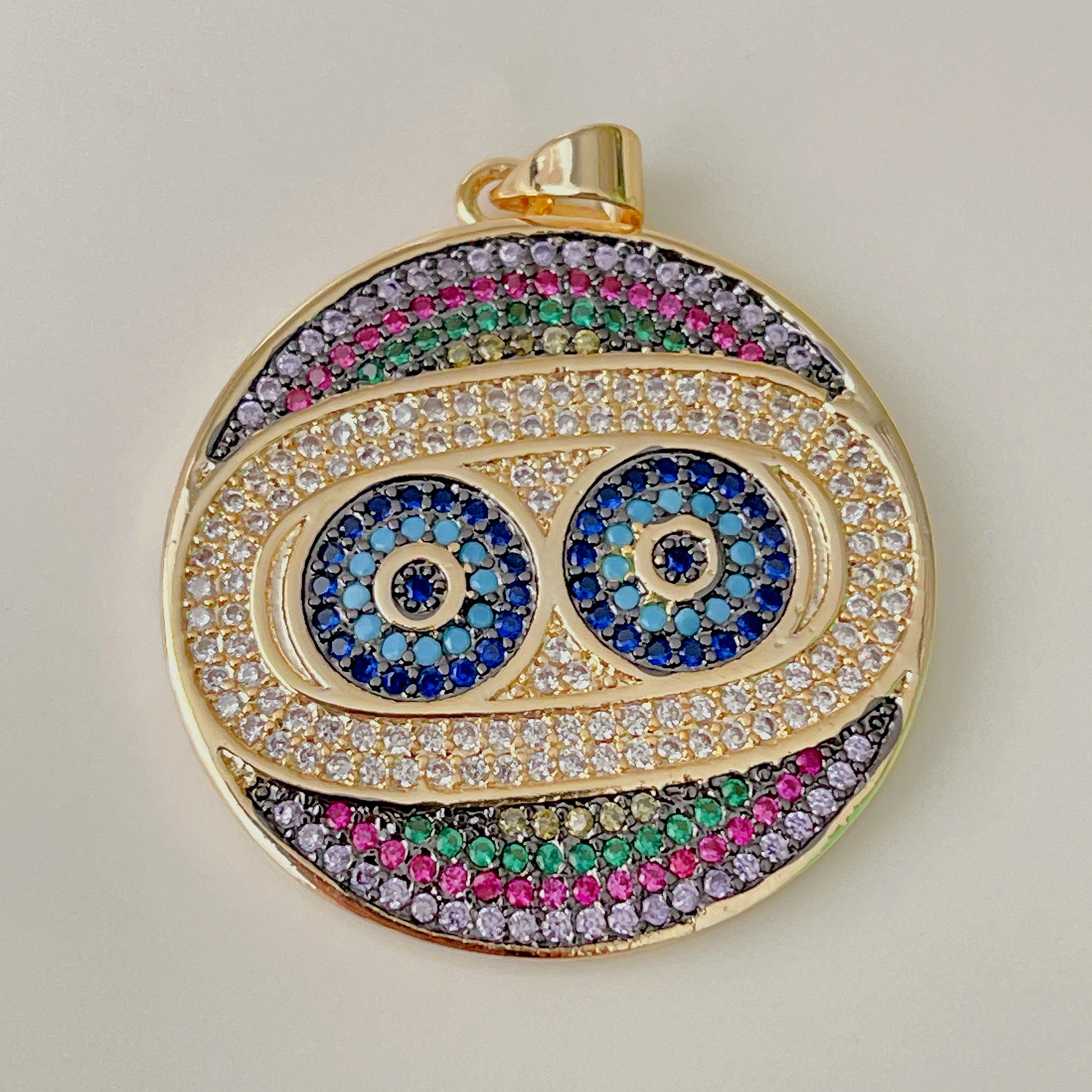 Big eye pendant