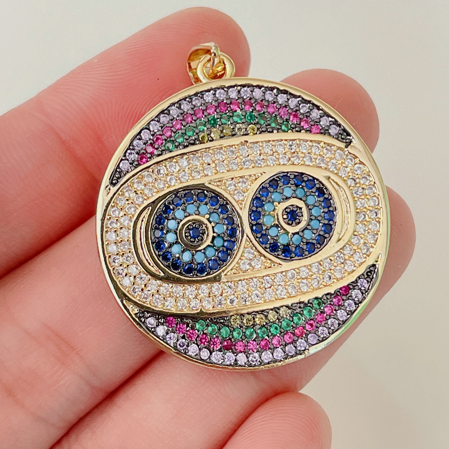 Big eye pendant