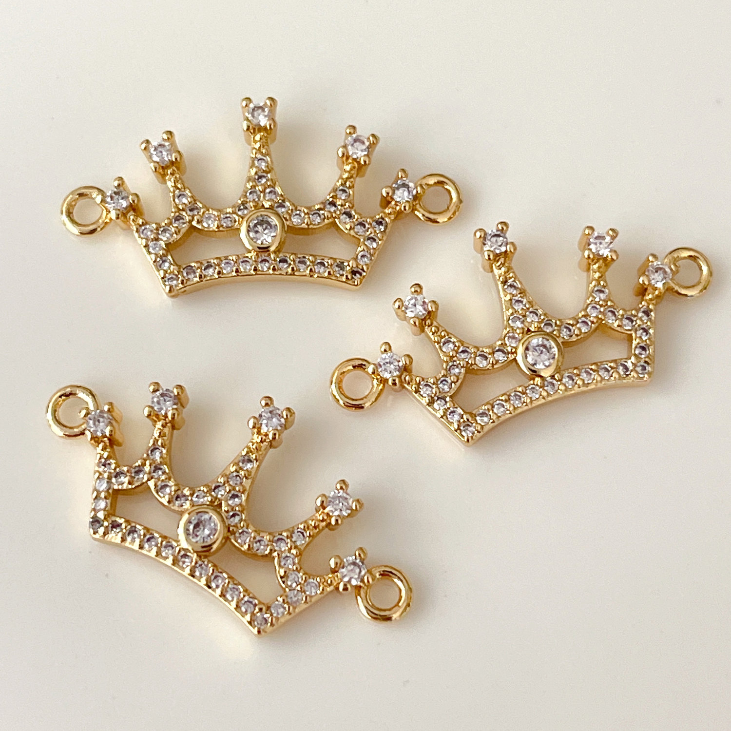 Crown connector for bracelet