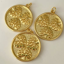 Round heart charm