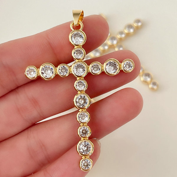 Big zircon cross pendant