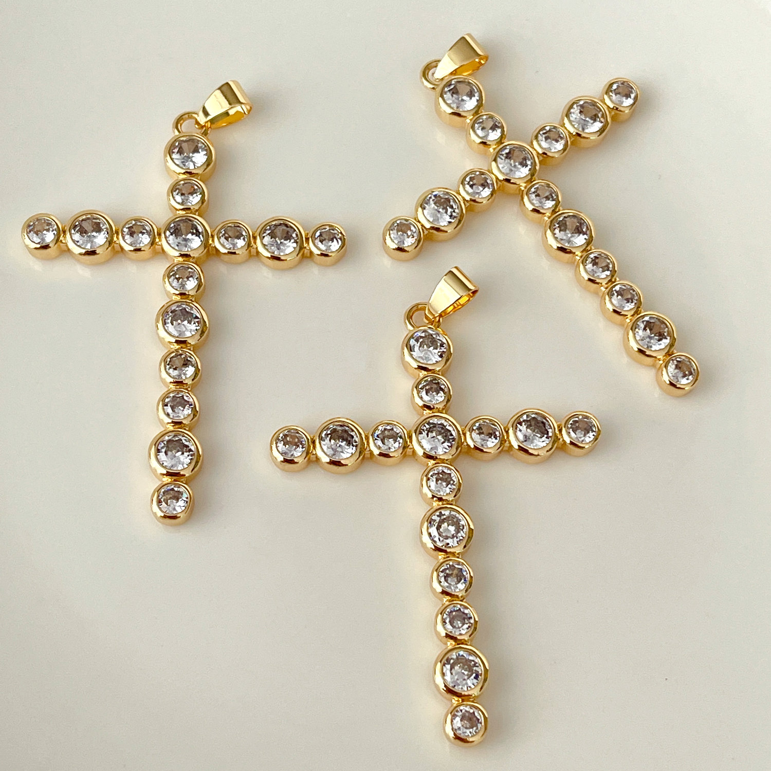 Big zircon cross pendant