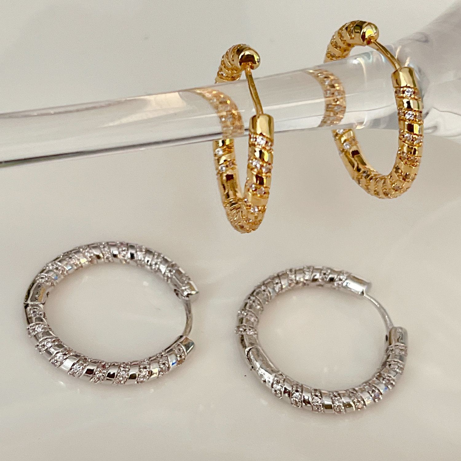 Simple hoops earrings
