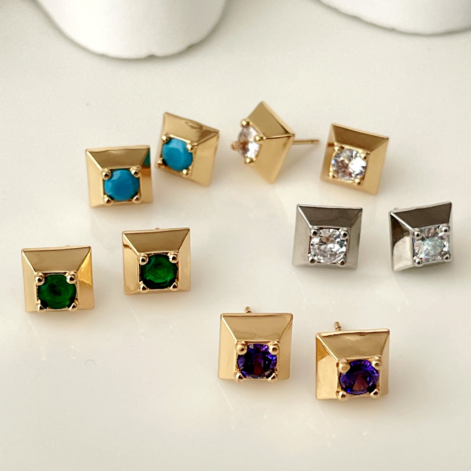 Square zircon earring stud