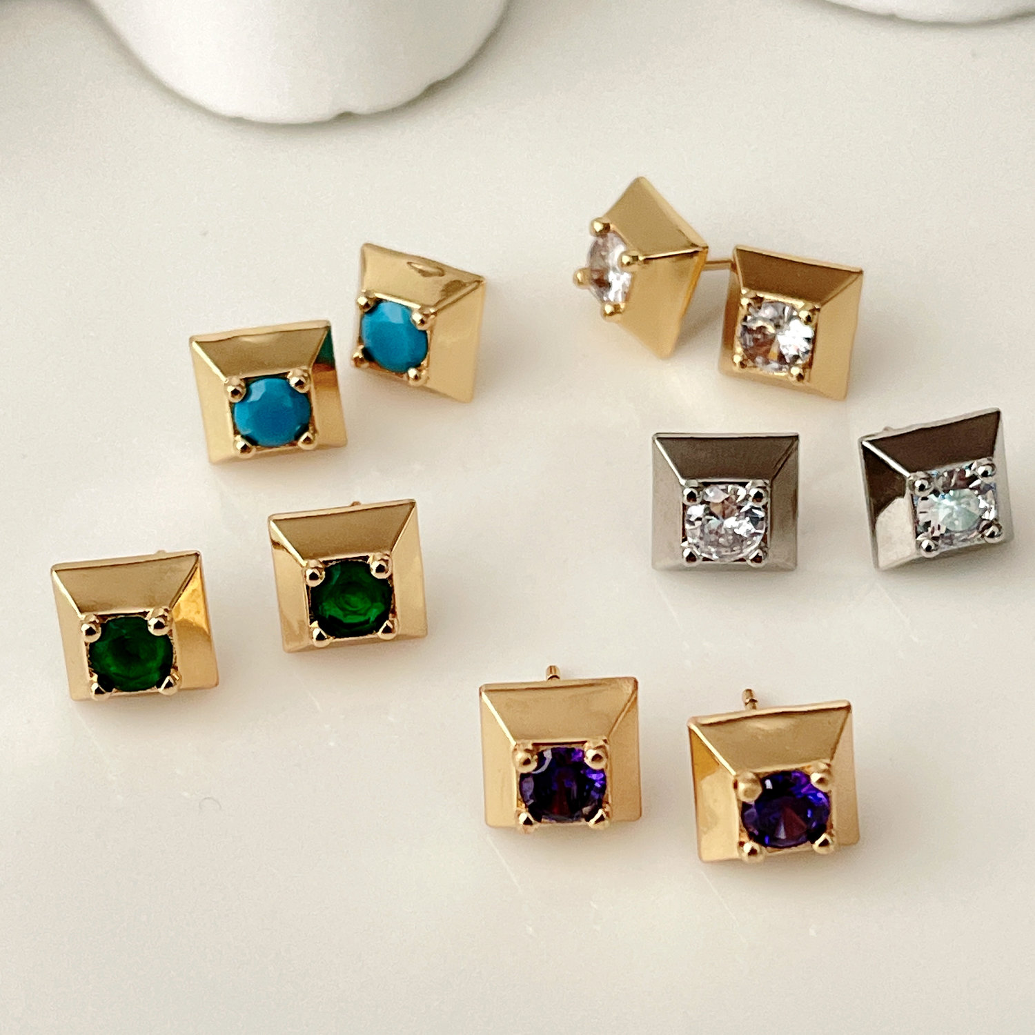 Square zircon earring stud