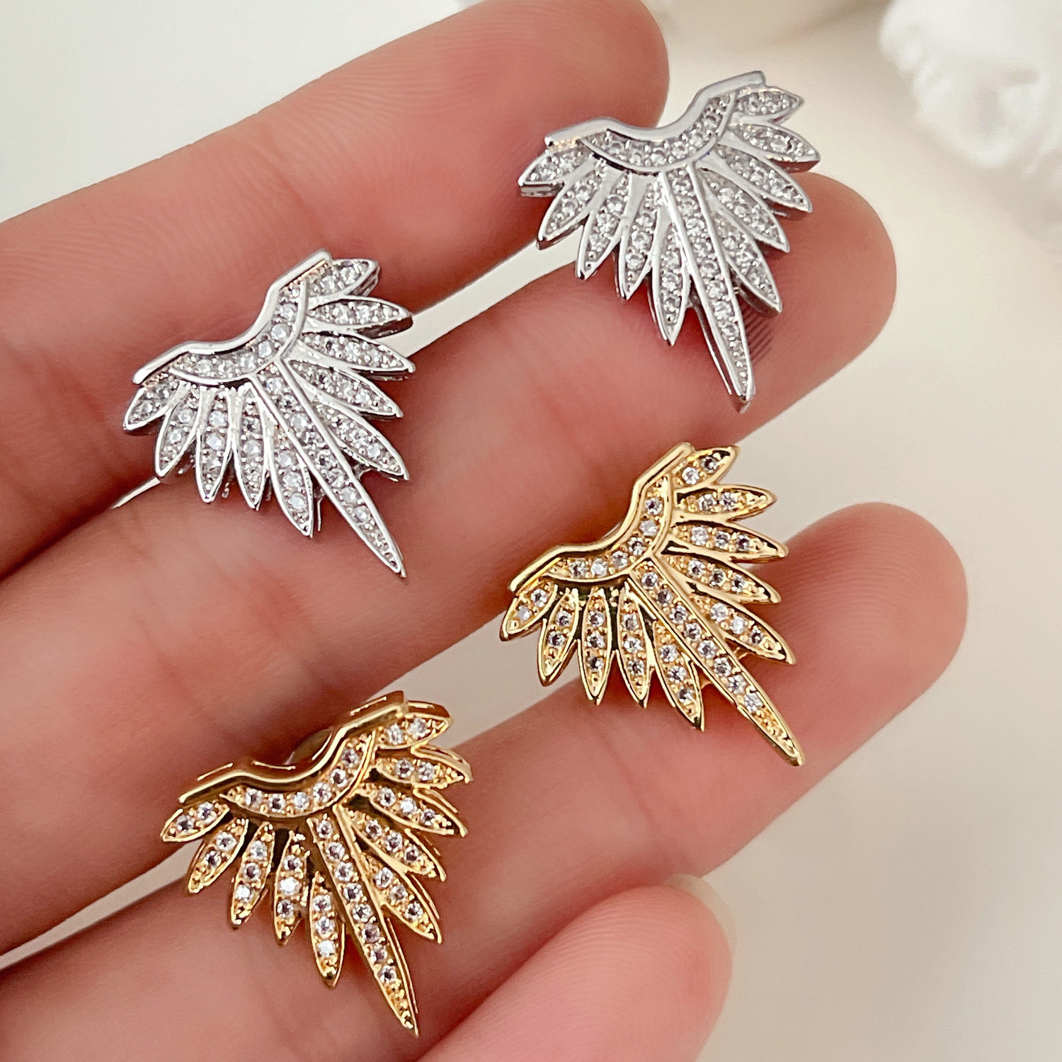 Pave fashion earrings stud