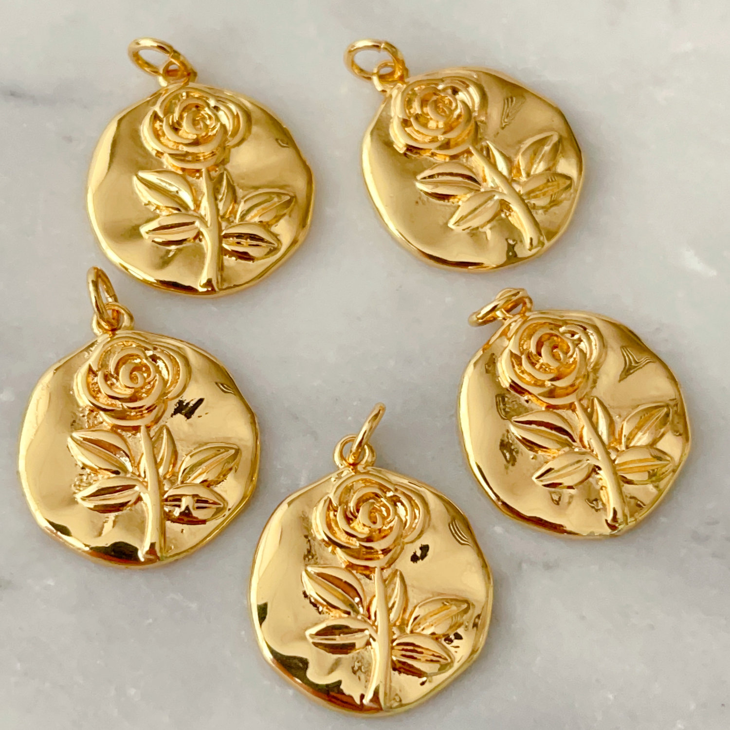 Flower round charm