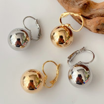 Ball earrings