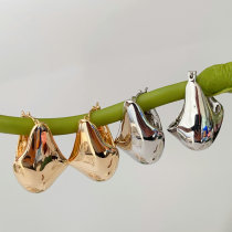 Specil metal earrings