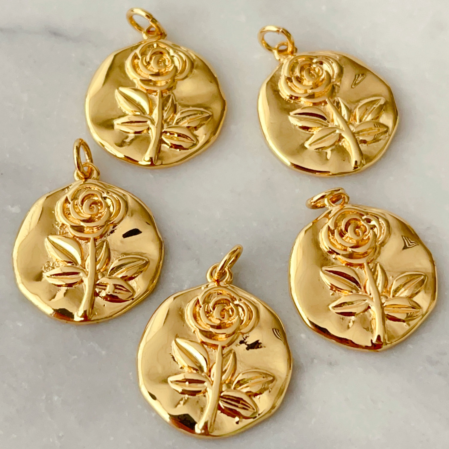 Flower round charm