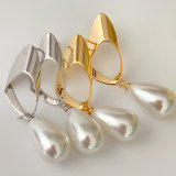 Glass pearl earrings