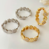 Flower hoops earrings