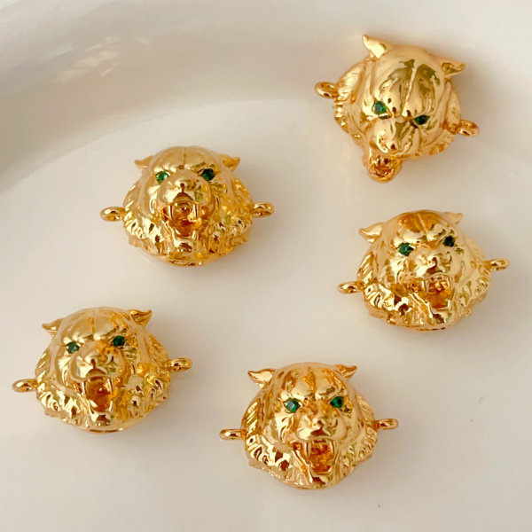 Leopard head connector for bracelet
