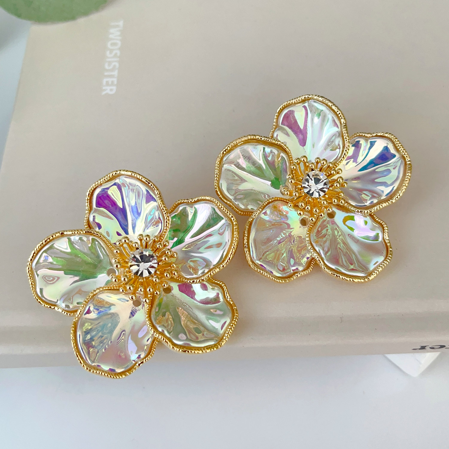 Colorful shell flower earrings