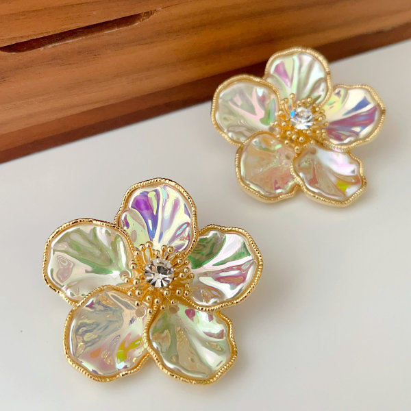 Colorful shell flower earrings