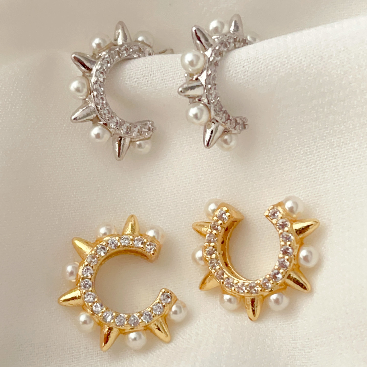 Pearl ear cuff ( pair )