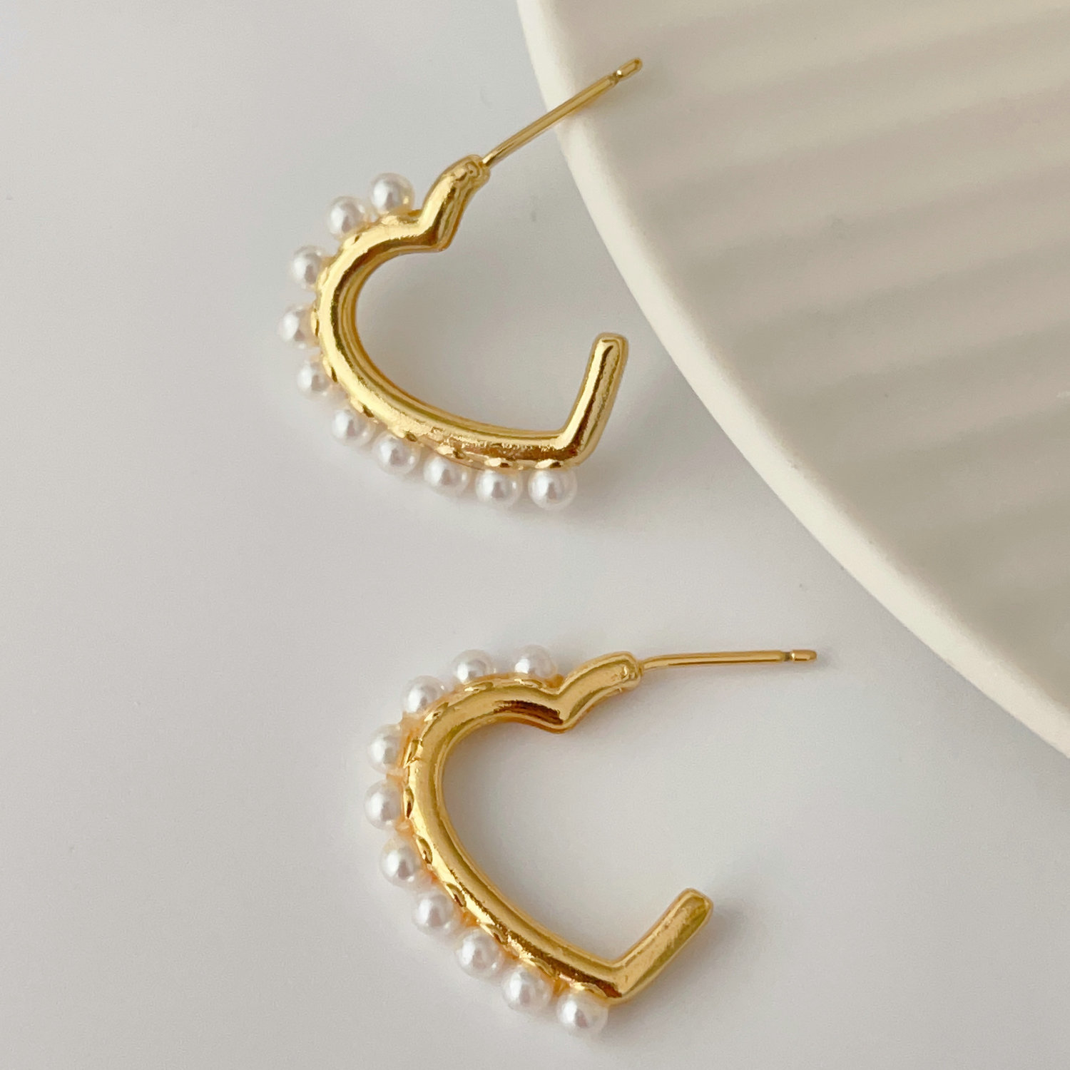 Heart pearl earrings