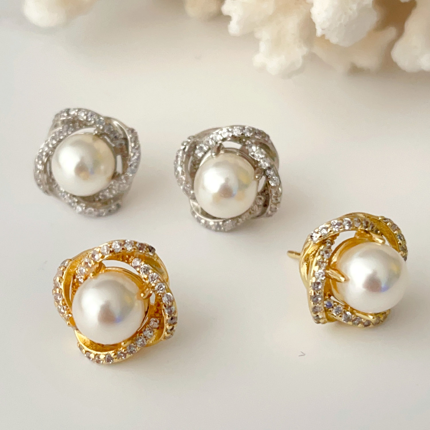 Pearl flower earrings