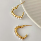 Heart pearl earrings