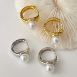 Simple pearl hoops earrings
