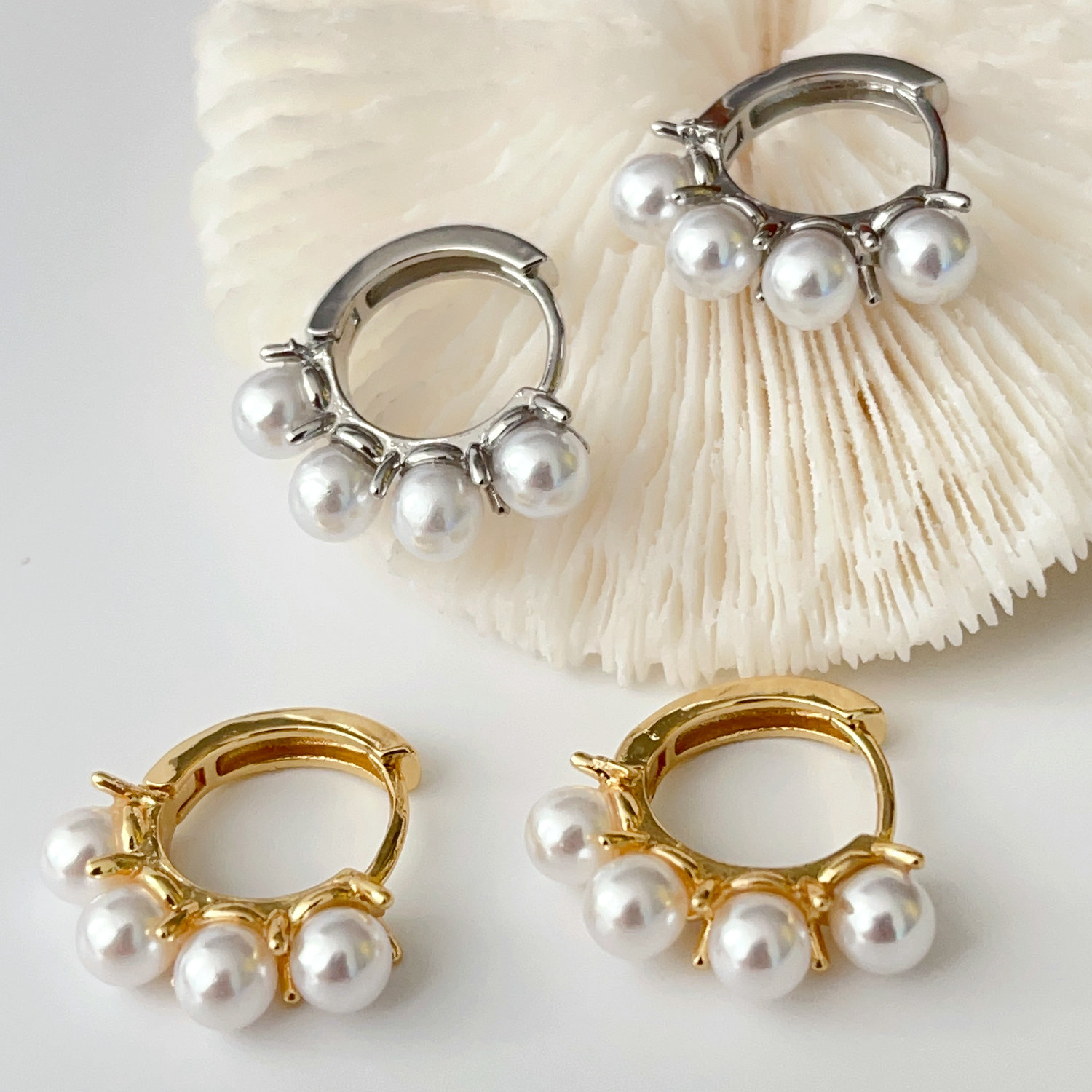 Copy Smile pearl earrings