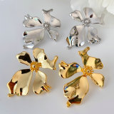 Flower metal earrings