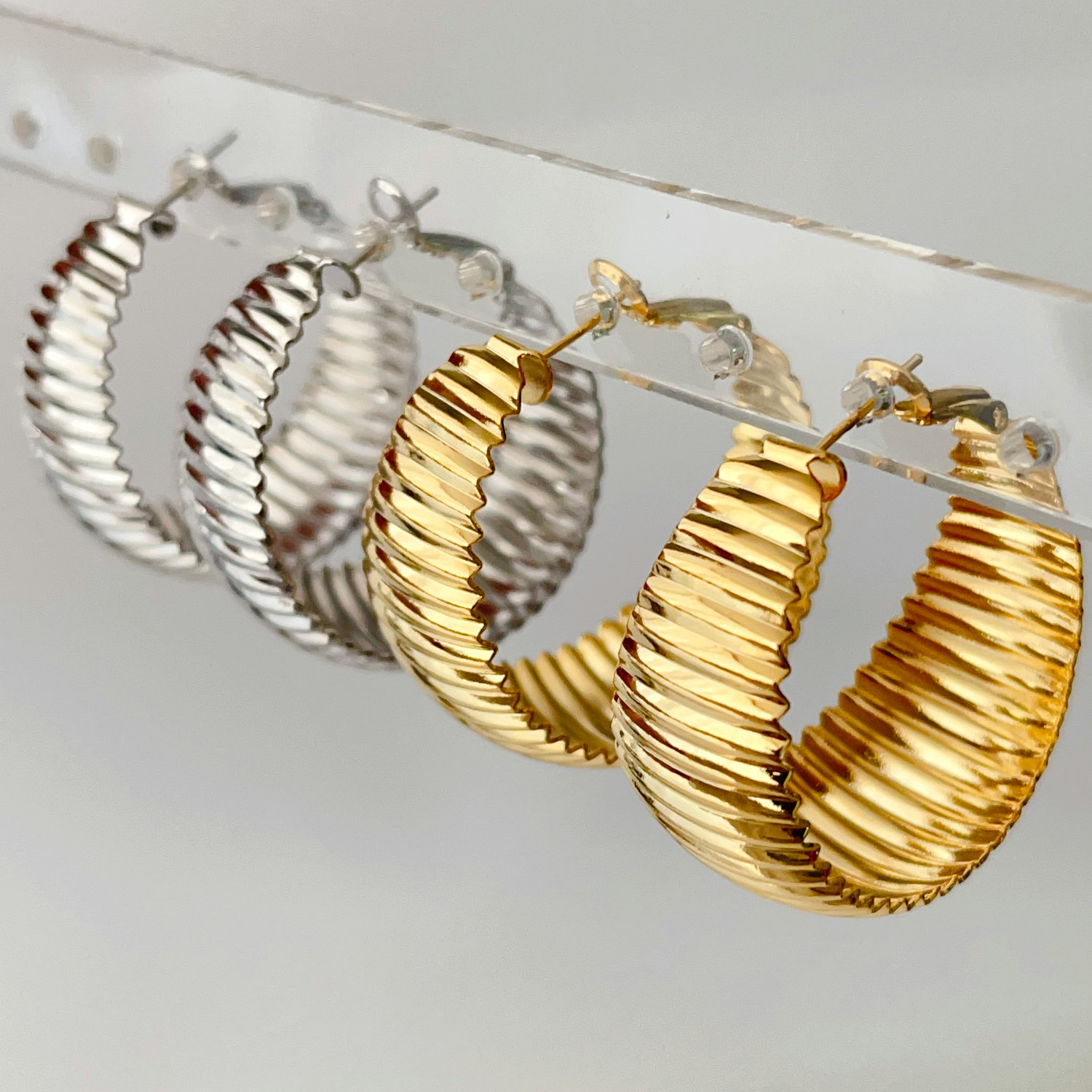 Metal leaf earrings 35mm