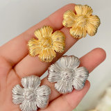 Flower metal earrings