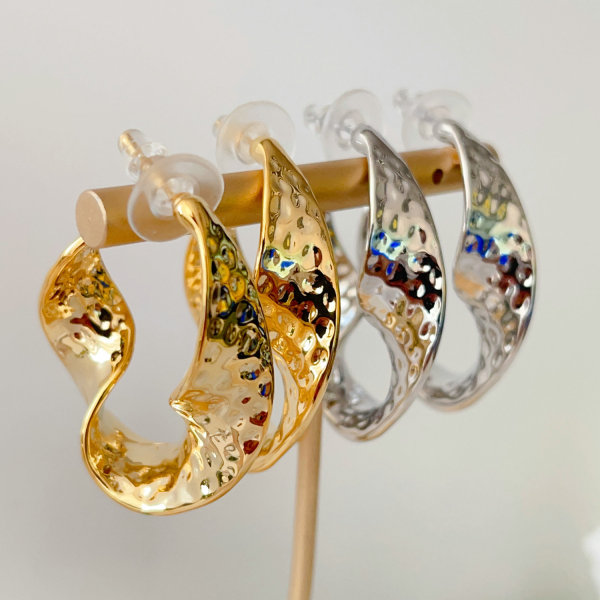 S shape metal earrings