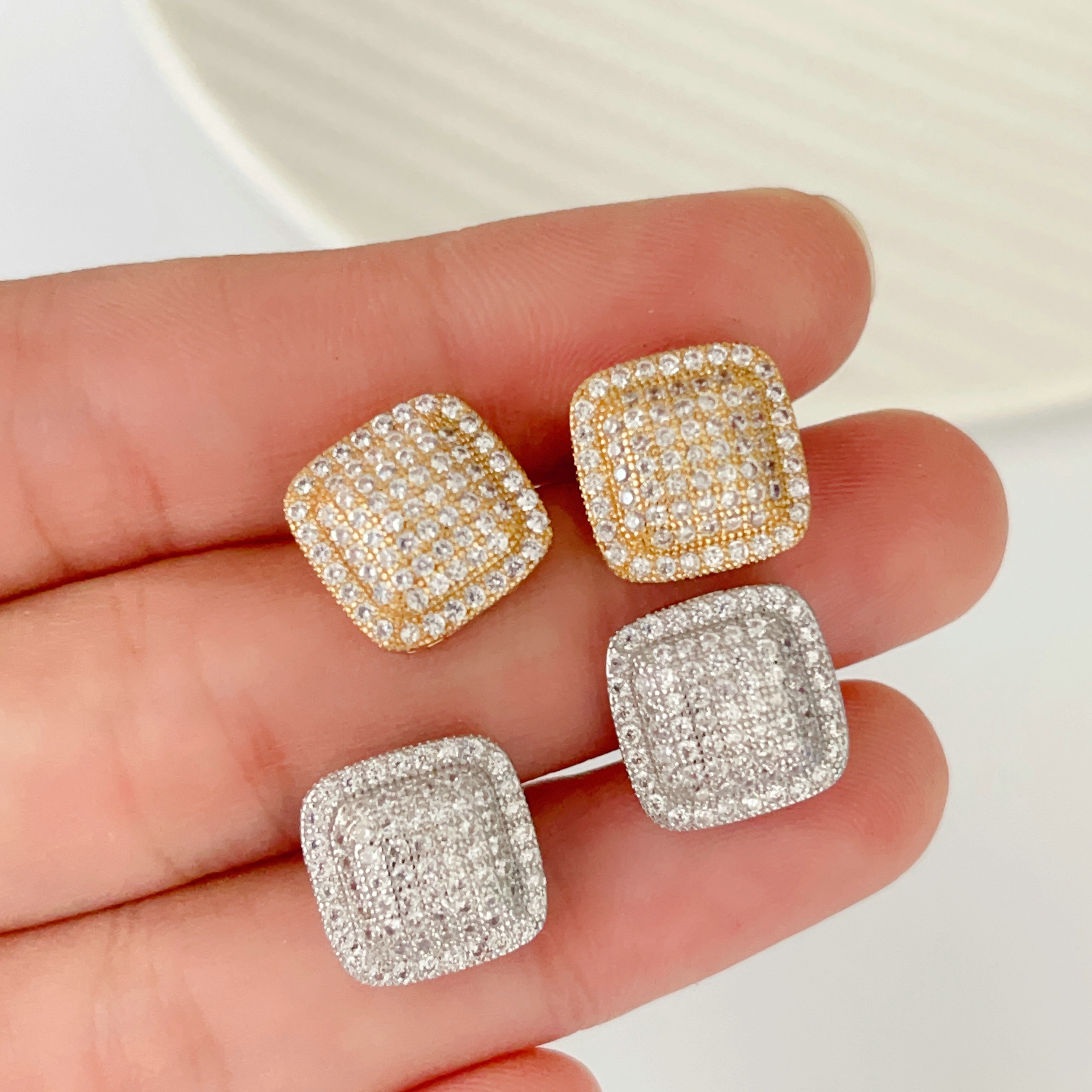 Square stud earrings