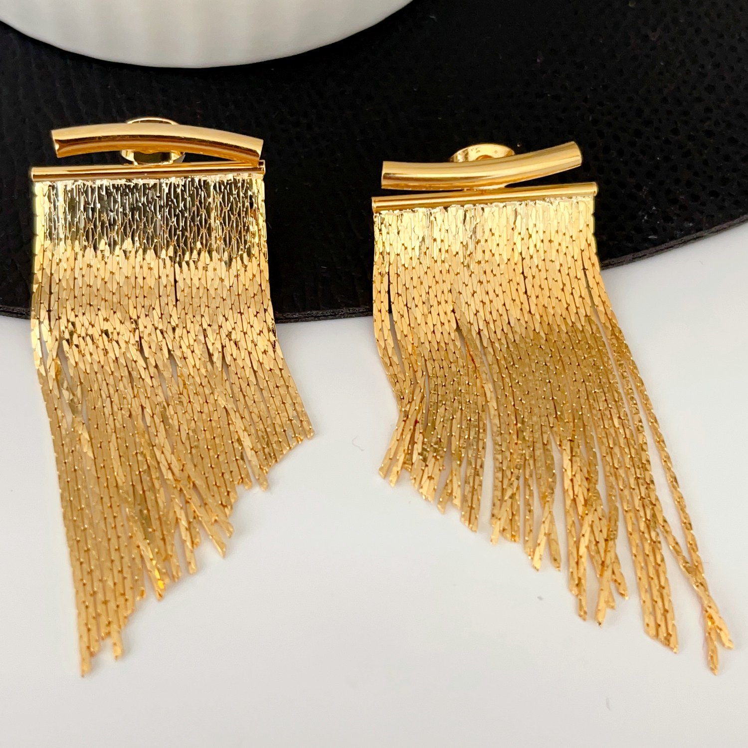 Fashionable tasssel earrings