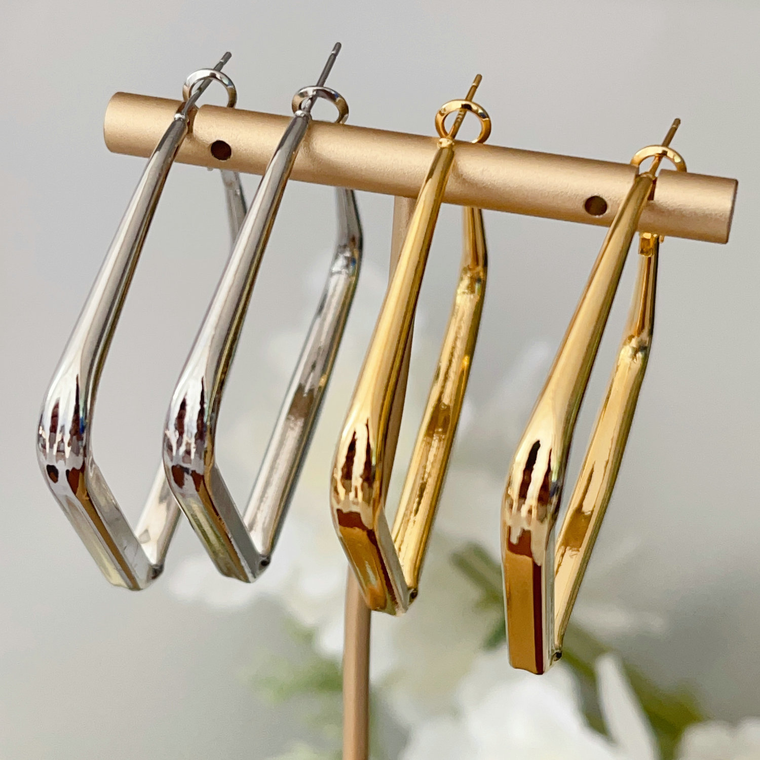 Simple square hoops earrings
