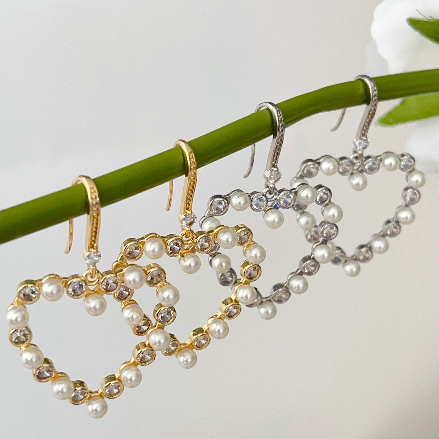 Pearl heart earrings