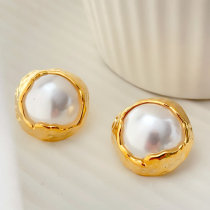 Round pearl earrings