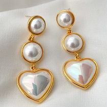 Glass pearl heart earrings