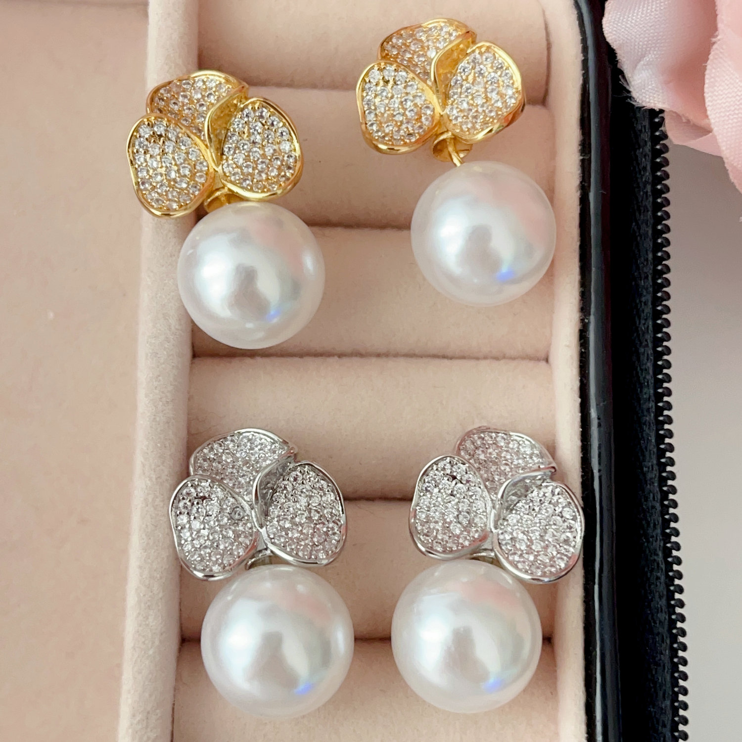 Flower pearl earrings