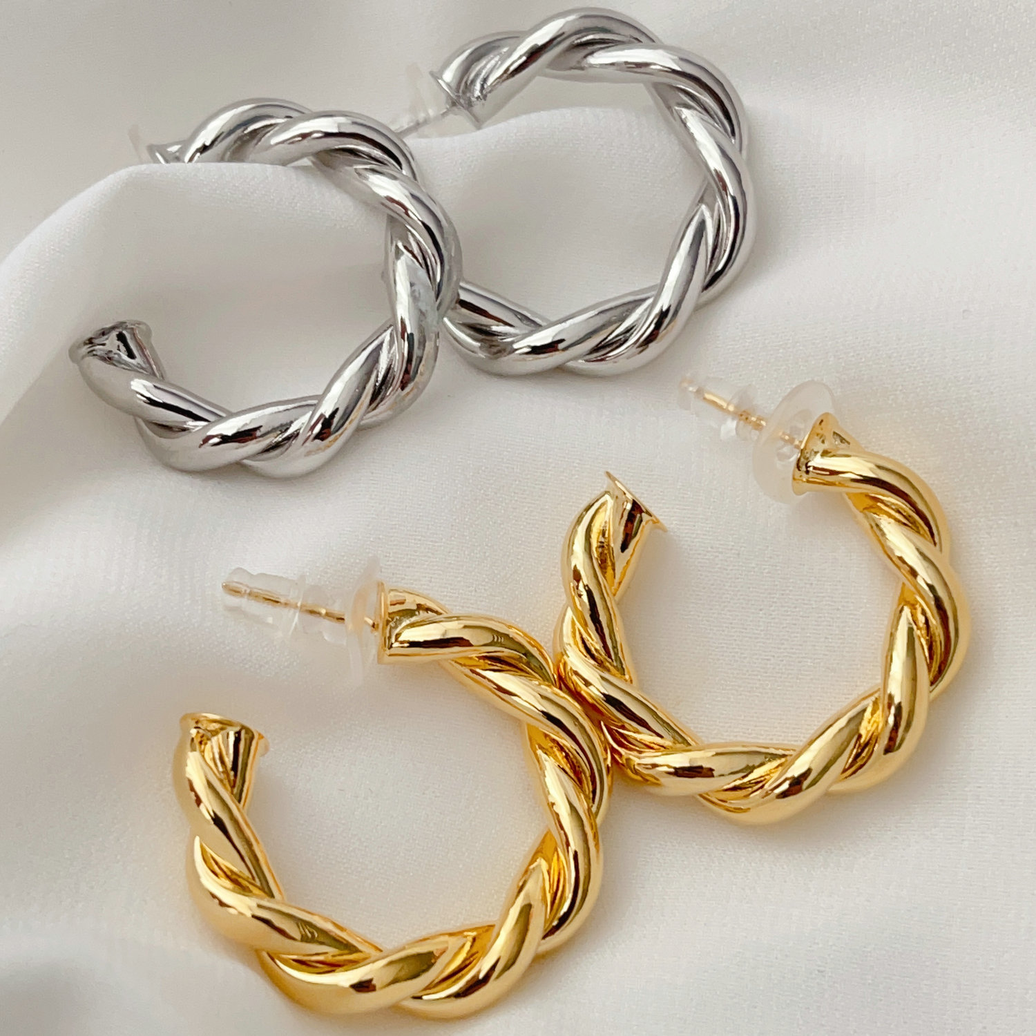 Metal twist hoops earrings